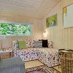 Three-bedroom In Vaggerlose * Bøtø By