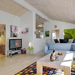 Three-bedroom In Vaggerlose