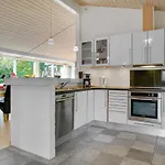 Three-bedroom In Vaggerlose * Bøtø By