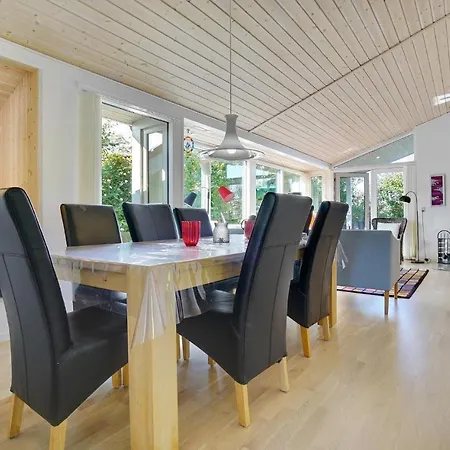 Three-bedroom In Vaggerlose