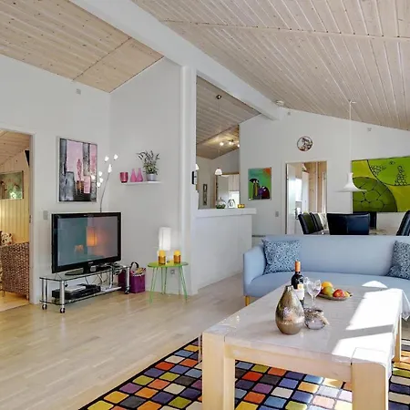 Three-bedroom In Vaggerlose