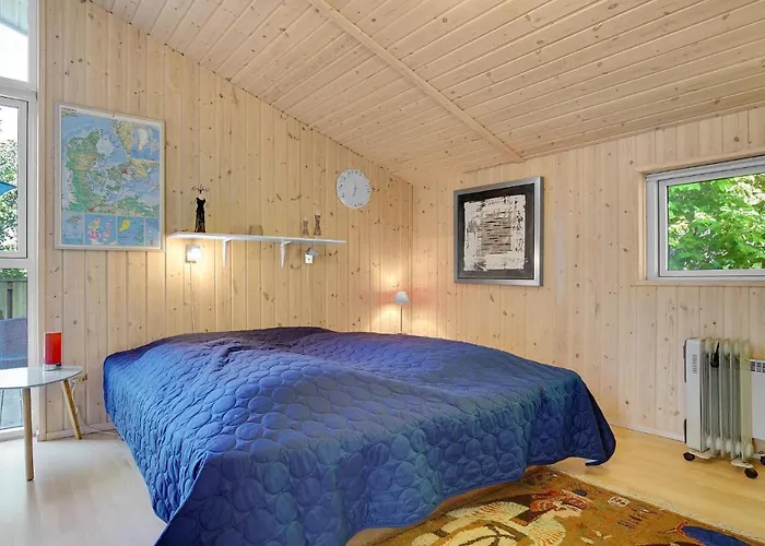 Three-bedroom In Vaggerlose * Bøtø By