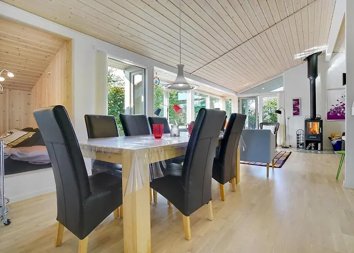 Three-bedroom In Vaggerlose