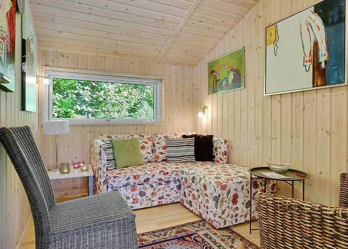 Three-bedroom In Vaggerlose * Bøtø By